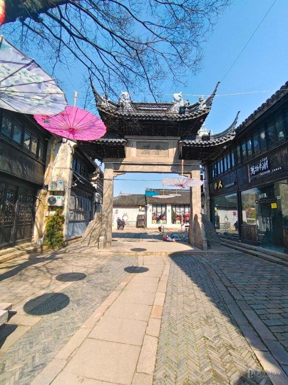 逃离荒凉之地